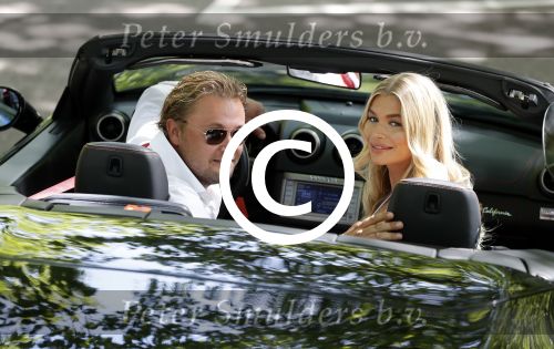 Amsterdam 1 juni 2017
Opnames videoclip Wesly Bronkhorst met model Mandy de Poel in Ferrari