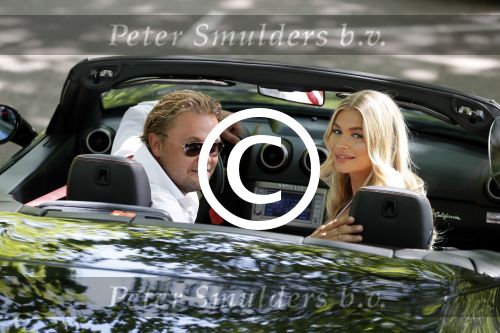 Amsterdam 1 juni 2017
Opnames videoclip Wesly Bronkhorst met model Mandy de Poel in Ferrari