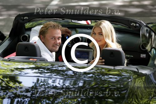 Amsterdam 1 juni 2017
Opnames videoclip Wesly Bronkhorst met model Mandy de Poel in Ferrari