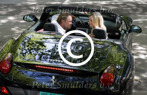Amsterdam 1 juni 2017
Opnames videoclip Wesly Bronkhorst met model Mandy de Poel in Ferrari