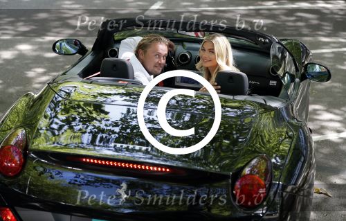 Amsterdam 1 juni 2017
Opnames videoclip Wesly Bronkhorst met model Mandy de Poel in Ferrari