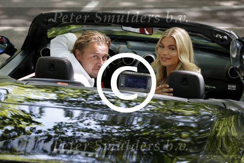 Amsterdam 1 juni 2017
Opnames videoclip Wesly Bronkhorst met model Mandy de Poel in Ferrari