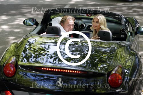 Amsterdam 1 juni 2017
Opnames videoclip Wesly Bronkhorst met model Mandy de Poel in Ferrari