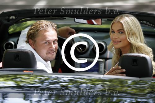 Amsterdam 1 juni 2017
Opnames videoclip Wesly Bronkhorst met model Mandy de Poel in Ferrari