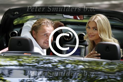 Amsterdam 1 juni 2017
Opnames videoclip Wesly Bronkhorst met model Mandy de Poel in Ferrari