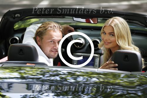 Amsterdam 1 juni 2017
Opnames videoclip Wesly Bronkhorst met model Mandy de Poel in Ferrari