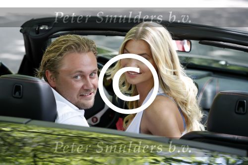 Amsterdam 1 juni 2017
Opnames videoclip Wesly Bronkhorst met model Mandy de Poel in Ferrari