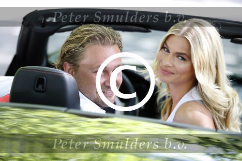 Amsterdam 1 juni 2017
Opnames videoclip Wesly Bronkhorst met model Mandy de Poel in Ferrari