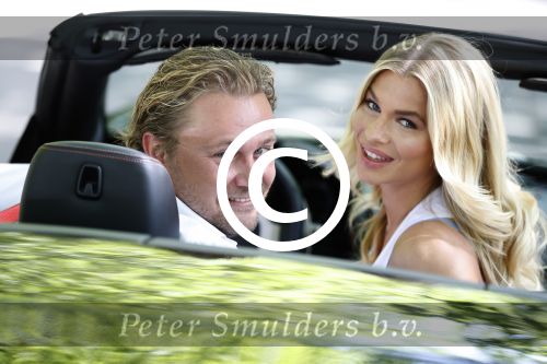 Amsterdam 1 juni 2017
Opnames videoclip Wesly Bronkhorst met model Mandy de Poel in Ferrari