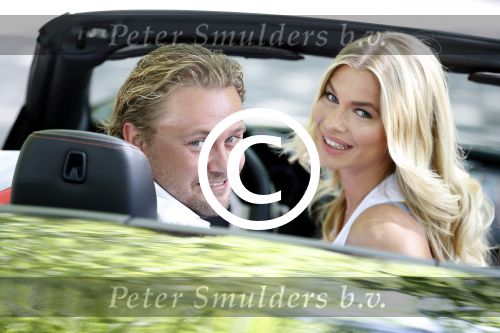 Amsterdam 1 juni 2017
Opnames videoclip Wesly Bronkhorst met model Mandy de Poel in Ferrari