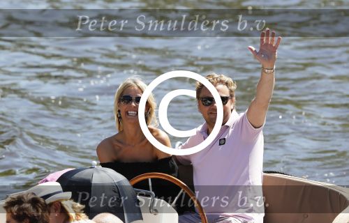 Amsterdam 26 mei 2017 
Wesly Bronkhorst met zijn nieuwe vriendin Marieke v Rootselaar en familie aan het varen met zijn sloep