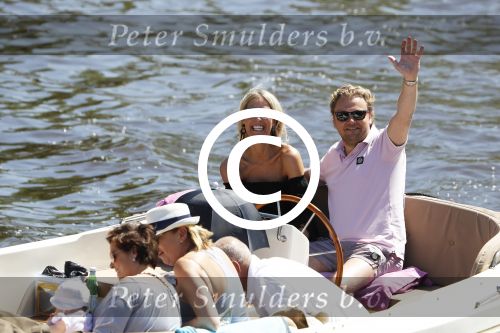 Amsterdam 26 mei 2017 
Wesly Bronkhorst met zijn nieuwe vriendin Marieke v Rootselaar en familie aan het varen met zijn sloep