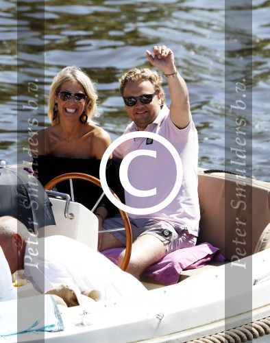 Amsterdam 26 mei 2017 
Wesly Bronkhorst met zijn nieuwe vriendin Marieke v Rootselaar en familie aan het varen met zijn sloep