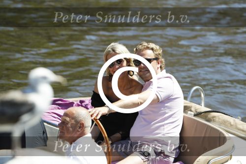 Amsterdam 26 mei 2017 
Wesly Bronkhorst met zijn nieuwe vriendin Marieke v Rootselaar en familie aan het varen met zijn sloep