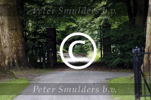 Zeist 13 juni 2017
Wibi Soerjadi rijdt in zijn Bentley naar zijn huis