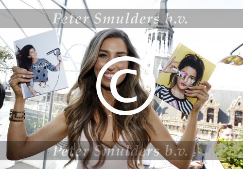 Amsterdam 22 mei 2017
Boekpresentatie Xelly Cabau v Kasbergen in het W hotel in Amsterdam. Yolanthe en 8 andere broers en zussen alsmede haar moeder Richarda en haar man.