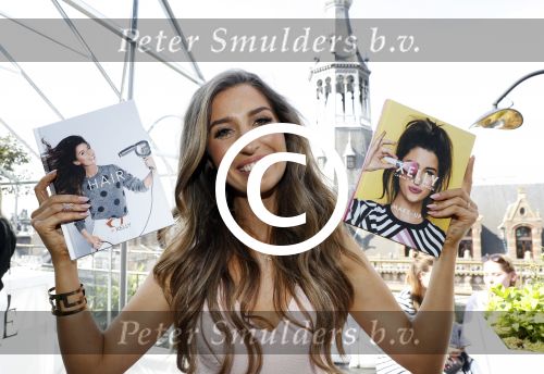 Amsterdam 22 mei 2017
Boekpresentatie Xelly Cabau v Kasbergen in het W hotel in Amsterdam. Yolanthe en 8 andere broers en zussen alsmede haar moeder Richarda en haar man.