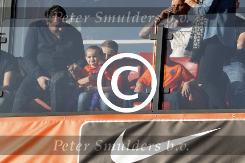 Rotterdam 9 juni 2017
Nederland - Luxemburg in de kuip . De wedstrijd dat Wesley Sneijder record international wordt en waar Ruud Gullit en Dick Advocaat voor het eerst bondscoach en assistent zijn. Yolanthe Sneijder Cabau zit op de tribune met zoons Jessey en Xess Xava