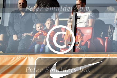 Rotterdam 9 juni 2017
Nederland - Luxemburg in de kuip . De wedstrijd dat Wesley Sneijder record international wordt en waar Ruud Gullit en Dick Advocaat voor het eerst bondscoach en assistent zijn. Yolanthe Sneijder Cabau zit op de tribune met zoons Jessey en Xess Xava