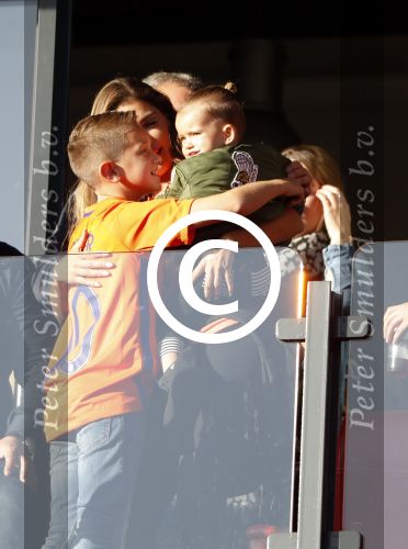 Rotterdam 9 juni 2017
Nederland - Luxemburg in de kuip . De wedstrijd dat Wesley Sneijder record international wordt en waar Ruud Gullit en Dick Advocaat voor het eerst bondscoach en assistent zijn. Yolanthe Sneijder Cabau zit op de tribune met zoons Jessey en Xess Xava