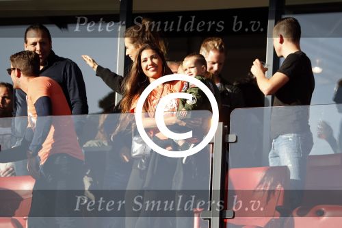 Rotterdam 9 juni 2017
Nederland - Luxemburg in de kuip . De wedstrijd dat Wesley Sneijder record international wordt en waar Ruud Gullit en Dick Advocaat voor het eerst bondscoach en assistent zijn. Yolanthe Sneijder Cabau zit op de tribune met zoons Jessey en Xess Xava