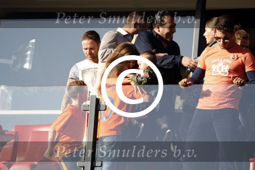 Rotterdam 9 juni 2017
Nederland - Luxemburg in de kuip . De wedstrijd dat Wesley Sneijder record international wordt en waar Ruud Gullit en Dick Advocaat voor het eerst bondscoach en assistent zijn. Yolanthe Sneijder Cabau zit op de tribune met zoons Jessey en Xess Xava