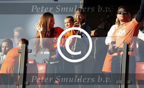 Rotterdam 9 juni 2017
Nederland - Luxemburg in de kuip . De wedstrijd dat Wesley Sneijder record international wordt en waar Ruud Gullit en Dick Advocaat voor het eerst bondscoach en assistent zijn. Yolanthe Sneijder Cabau zit op de tribune met zoons Jessey en Xess Xava