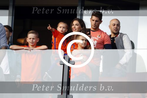 Rotterdam 9 juni 2017
Nederland - Luxemburg in de kuip . De wedstrijd dat Wesley Sneijder record international wordt en waar Ruud Gullit en Dick Advocaat voor het eerst bondscoach en assistent zijn. Yolanthe Sneijder Cabau zit op de tribune met zoons Jessey en Xess Xava