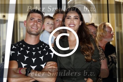 Amsterdam 22 mei 2017
Boekpresentatie Xelly Cabau v Kasbergen in het W hotel in Amsterdam. Yolanthe en 8 andere broers en zussen alsmede haar moeder Richarda en haar man.