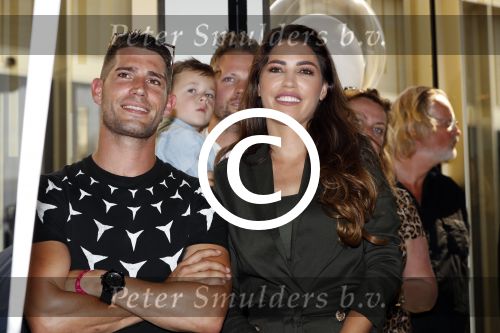Amsterdam 22 mei 2017
Boekpresentatie Xelly Cabau v Kasbergen in het W hotel in Amsterdam. Yolanthe en 8 andere broers en zussen alsmede haar moeder Richarda en haar man.