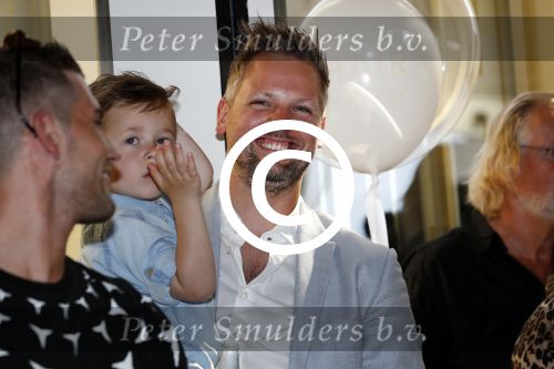 Amsterdam 22 mei 2017
Boekpresentatie Xelly Cabau v Kasbergen in het W hotel in Amsterdam. Yolanthe en 8 andere broers en zussen alsmede haar moeder Richarda en haar man.