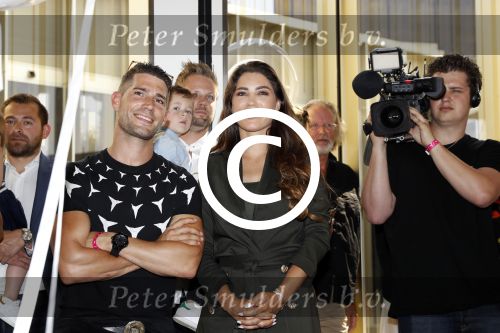 Amsterdam 22 mei 2017
Boekpresentatie Xelly Cabau v Kasbergen in het W hotel in Amsterdam. Yolanthe en 8 andere broers en zussen alsmede haar moeder Richarda en haar man.