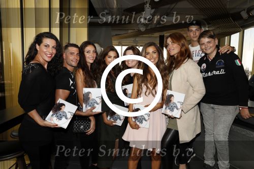 Amsterdam 22 mei 2017
Boekpresentatie Xelly Cabau v Kasbergen in het W hotel in Amsterdam. Yolanthe en 8 andere broers en zussen alsmede haar moeder Richarda en haar man.