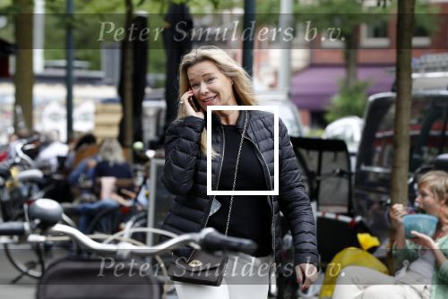 Amsterdam 5 juni 2018
Anita Schuts bellend op straat