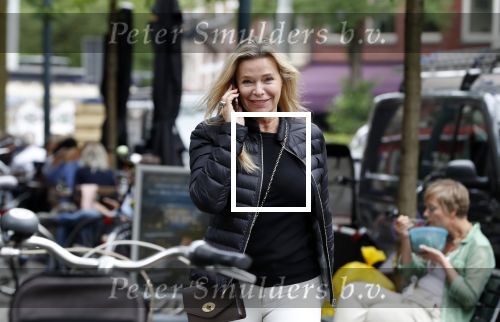 Amsterdam 5 juni 2018
Anita Schuts bellend op straat