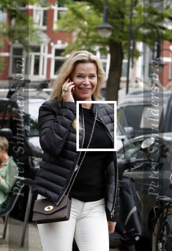 Amsterdam 5 juni 2018
Anita Schuts bellend op straat