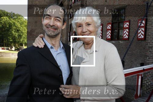 Haarzuilens 6 juni 2018
Opening expositie in kasteel de haar met oa Rene Mioch Annewil Blankers Renee Soutendijk en Willeke v Ammelrooij. Annewil met zoon