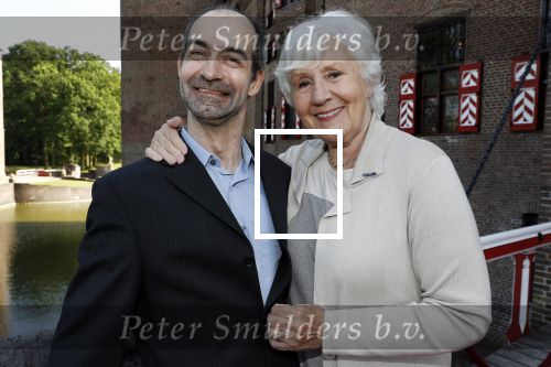 Haarzuilens 6 juni 2018
Opening expositie in kasteel de haar met oa Rene Mioch Annewil Blankers Renee Soutendijk en Willeke v Ammelrooij. Annewil met zoon