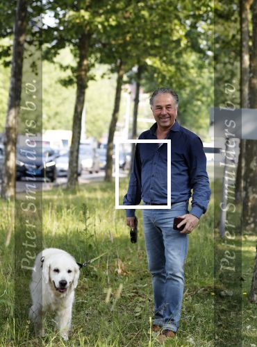 Amsterdam 29 mei 2018
Bart Bosch laat hond uit.