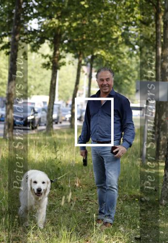 Amsterdam 29 mei 2018
Bart Bosch laat hond uit.