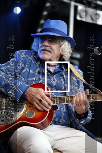 Hummelo 10 mei 2018
Onthulling standbeeld rockgroep Normaal met de bandleden Bennie Jolink, Ferdi Joly, Willem Terhorst en de partner van het overleden lid Jan Manschot