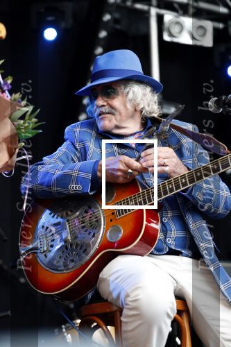 Hummelo 10 mei 2018
Onthulling standbeeld rockgroep Normaal met de bandleden Bennie Jolink, Ferdi Joly, Willem Terhorst en de partner van het overleden lid Jan Manschot