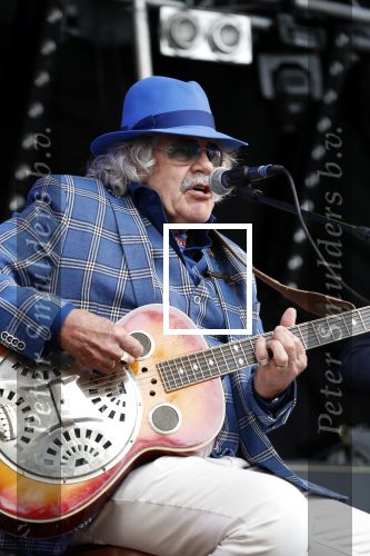 Hummelo 10 mei 2018
Onthulling standbeeld rockgroep Normaal met de bandleden Bennie Jolink, Ferdi Joly, Willem Terhorst en de partner van het overleden lid Jan Manschot