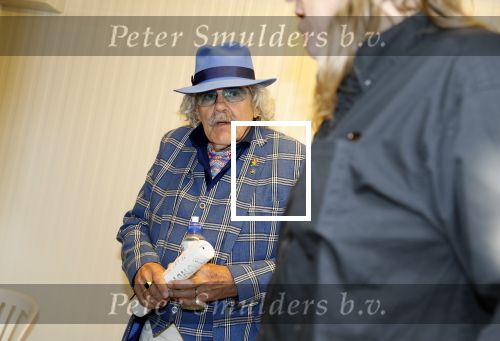 Hummelo 10 mei 2018
Onthulling standbeeld rockgroep Normaal met de bandleden Bennie Jolink, Ferdi Joly, Willem Terhorst en de partner van het overleden lid Jan Manschot