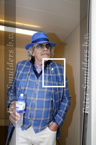 Hummelo 10 mei 2018
Onthulling standbeeld rockgroep Normaal met de bandleden Bennie Jolink, Ferdi Joly, Willem Terhorst en de partner van het overleden lid Jan Manschot