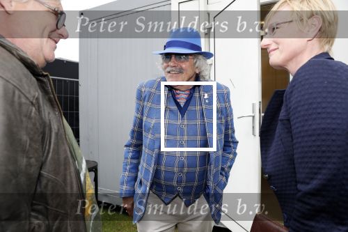 Hummelo 10 mei 2018
Onthulling standbeeld rockgroep Normaal met de bandleden Bennie Jolink, Ferdi Joly, Willem Terhorst en de partner van het overleden lid Jan Manschot