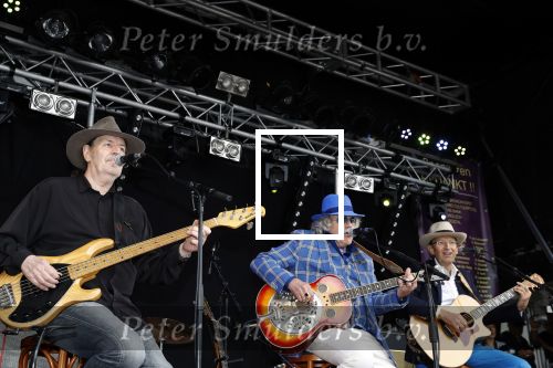 Hummelo 10 mei 2018
Onthulling standbeeld rockgroep Normaal met de bandleden Bennie Jolink, Ferdi Joly, Willem Terhorst en de partner van het overleden lid Jan Manschot