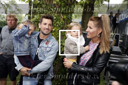 Hummelo 10 mei 2018
Onthulling standbeeld rockgroep Normaal met de bandleden Bennie Jolink, Ferdi Joly, Willem Terhorst en de partner van het overleden lid Jan Manschot