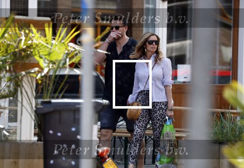 Amsterdam 21 mei 2018
Candy Dulfer met haar nieuwe vriend Rafael Nagelkerke. Candy heeft nieuw huis gekocht en Rafael heeft de sleutel.