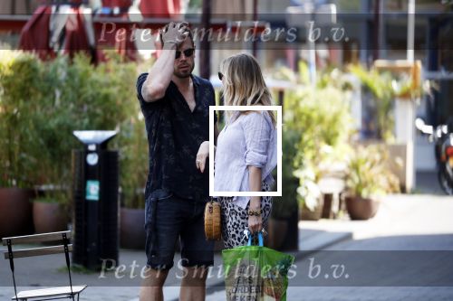 Amsterdam 21 mei 2018
Candy Dulfer met haar nieuwe vriend Rafael Nagelkerke. Candy heeft nieuw huis gekocht en Rafael heeft de sleutel.